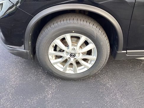 Used 2017 Nissan Rogue SV AWD/4WD image 27