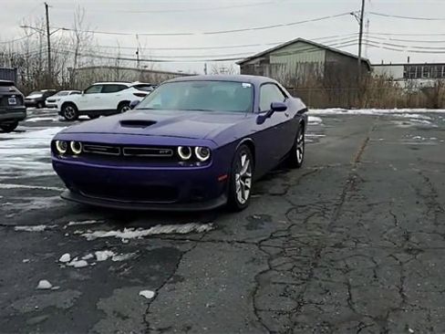 Used 2023 Dodge Challenger GT image 4