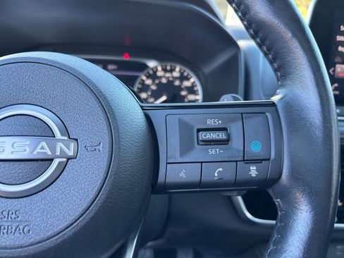 Used 2023 Nissan Rogue SL image 17