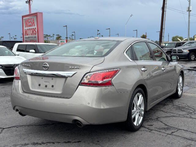 Used 2015 Nissan Altima 3.5 SL FWD image 2