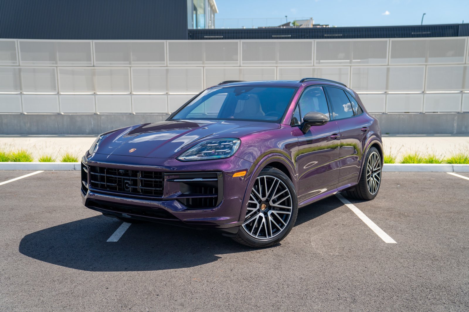 Certified 2025 Porsche Cayenne GTS AWD/4WD image 1