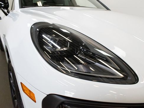 New 2026 Porsche Macan GTS image 11