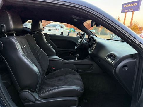 Used 2015 Dodge Challenger SRT Hellcat image 27