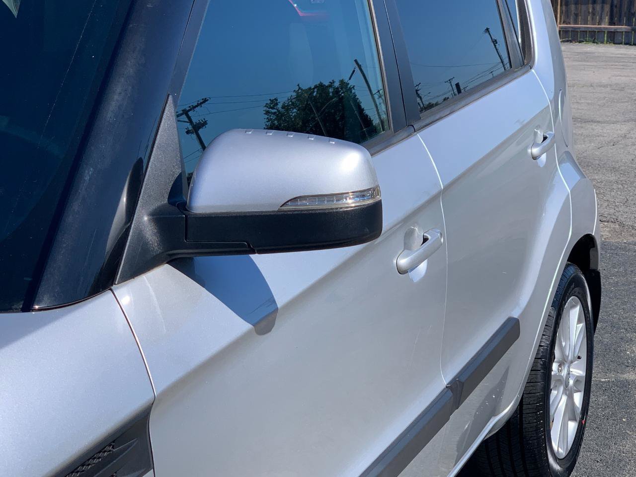 Used 2013 Kia Soul + w/ Audio Pkg FWD image 40