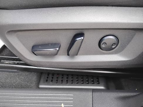 Used 2023 Nissan Rogue SV AWD/4WD image 14