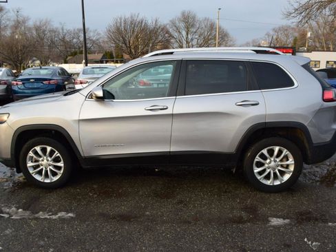 Used 2019 Jeep Cherokee Latitude w/ Popular Appearance Group FWD image 10
