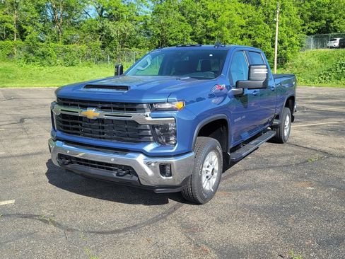 New 2026 Chevrolet Silverado 2500 LT w/ All Star Edition AWD/4WD image 5