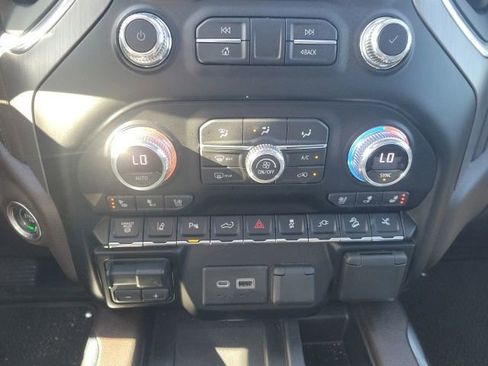 Used 2021 GMC Sierra 2500 Denali w/ Denali Ultimate Package AWD/4WD image 13