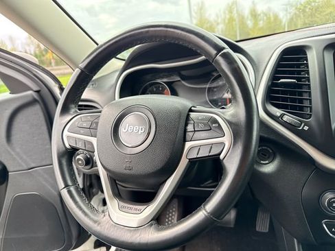 Used 2016 Jeep Cherokee Trailhawk AWD/4WD image 19