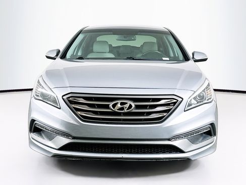 Used 2015 Hyundai Sonata Sport w/ Option Group 03 FWD image 2