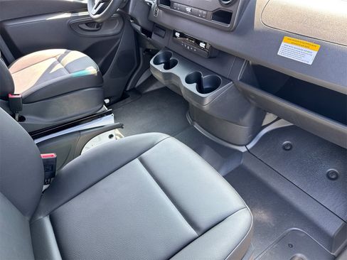 Used 2023 Mercedes-Benz Sprinter 3500 image 12