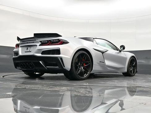 Used 2026 Chevrolet Corvette Z06 w/ Stealth Interior Trim Package RWD image 24
