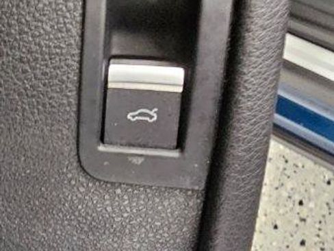 Used 2018 Audi Q7 3.0T Premium Plus w/ Premium Plus Package AWD/4WD image 38