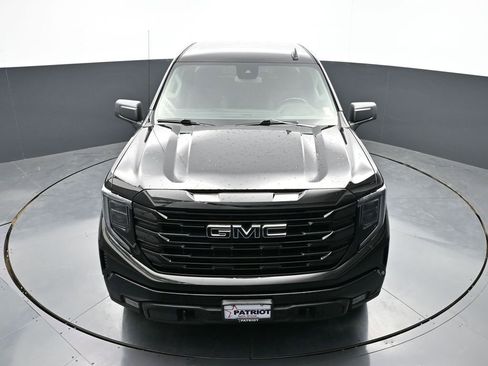 Used 2024 GMC Sierra 1500 Elevation w/ LPO, Elevation Black Package AWD/4WD image 37