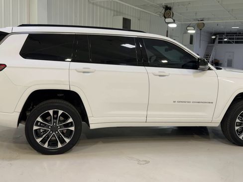 Used 2025 Jeep Grand Cherokee L Overland AWD/4WD image 2