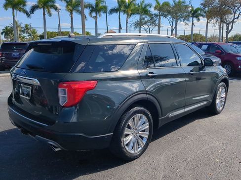 Certified 2022 Ford Explorer Limited w/ Equipment Group 301A image 4