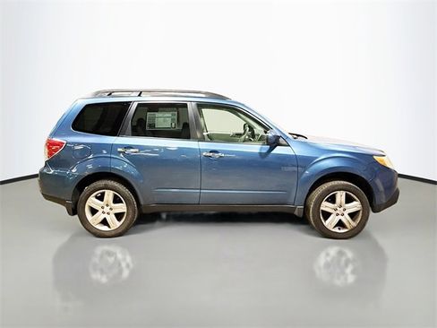 Used 2010 Subaru Forester 2.5X Limited image 6