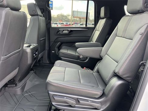 New 2026 Chevrolet Suburban RST image 6