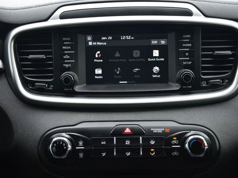 Used 2019 Kia Sorento LX image 20