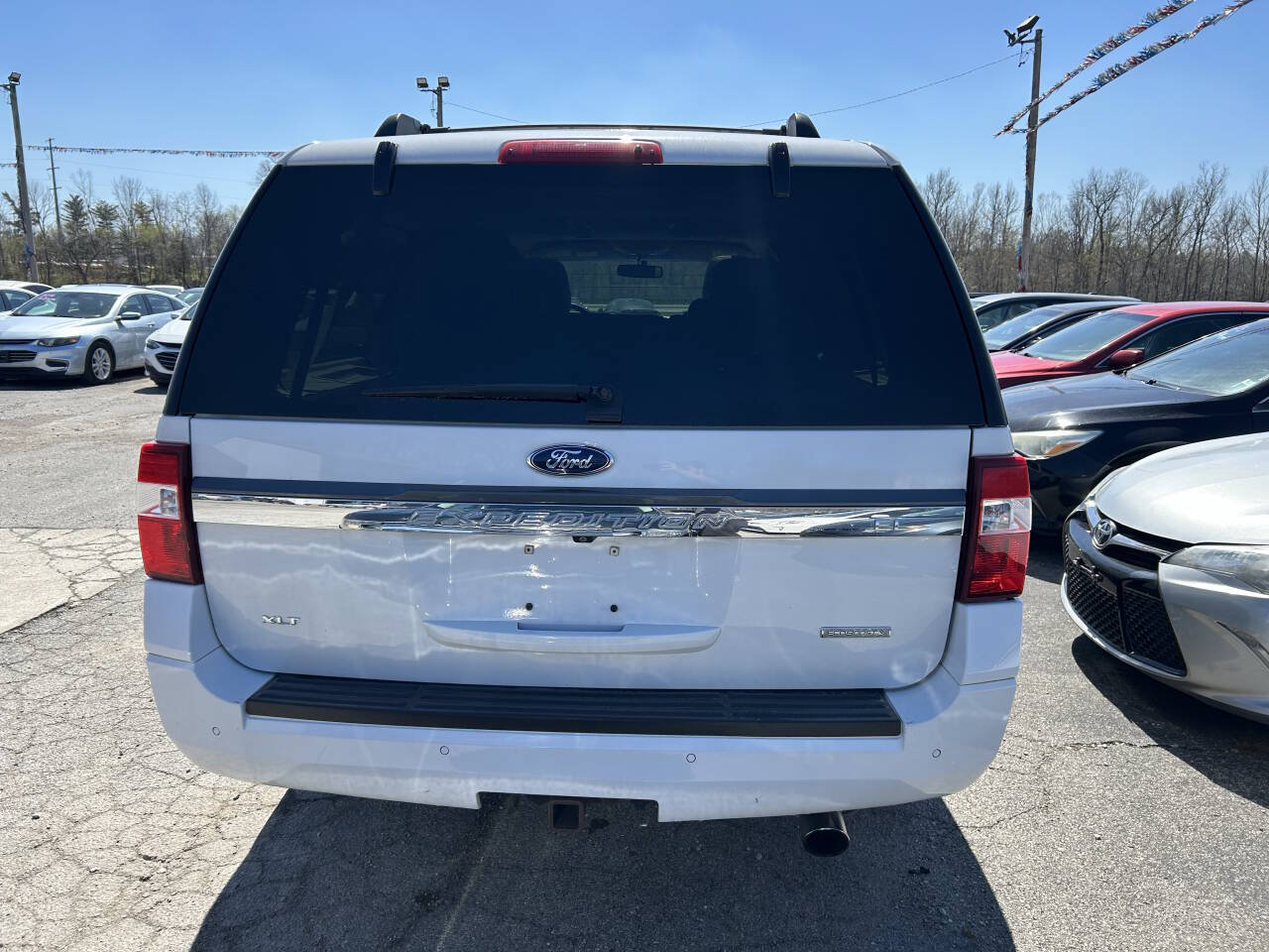 Used 2015 Ford Expedition EL XLT w/ Equipment Group 201A AWD/4WD image 5