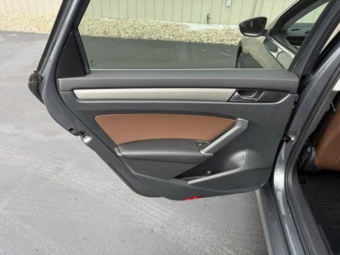 Used 2022 Volkswagen Passat 2.0T SE image 20