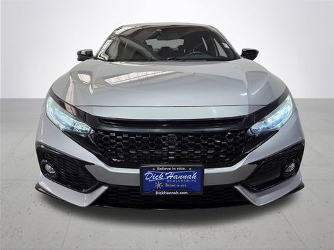 Used 2018 Honda Civic Sport Touring image 4