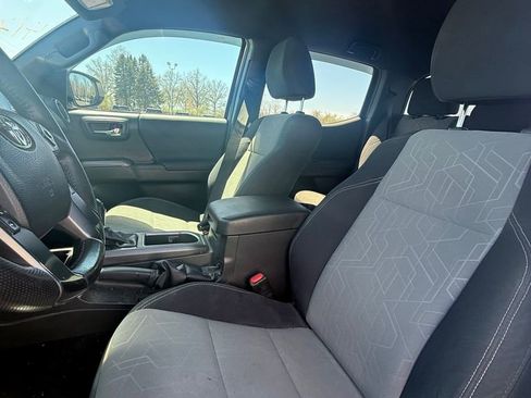 Used 2023 Toyota Tacoma TRD Off-Road AWD/4WD image 6