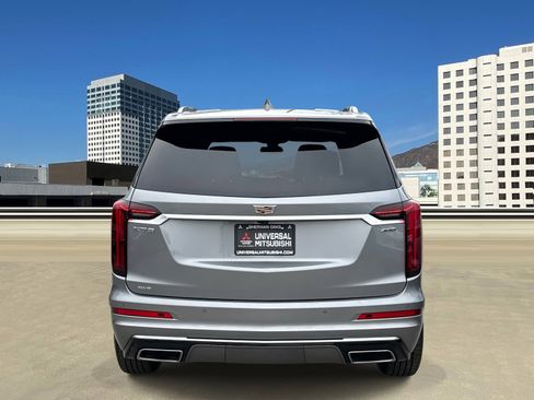 Used 2025 Cadillac XT6 Premium Luxury image 4