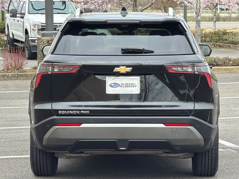 Used 2025 Chevrolet Equinox LT w/ Convenience Package II image 5