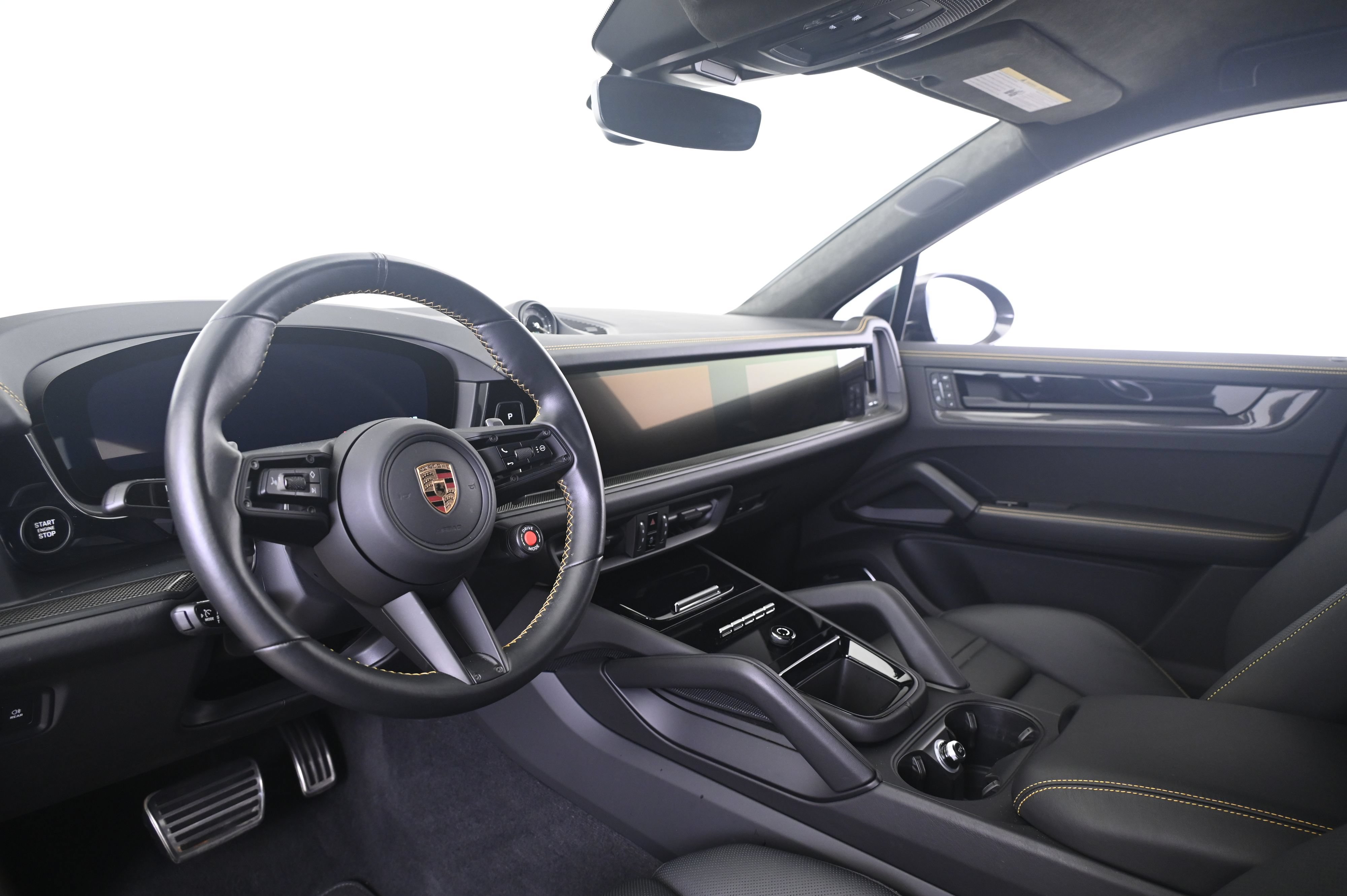 Used 2024 Porsche Cayenne Turbo GT AWD/4WD image 4
