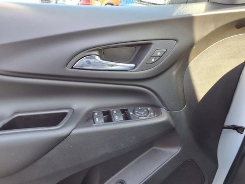 Used 2022 Chevrolet Equinox LT image 18