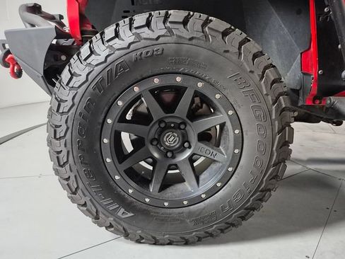 Used 2019 Jeep Wrangler Unlimited Sahara w/ Quick Order Package 24M Moab AWD/4WD image 10