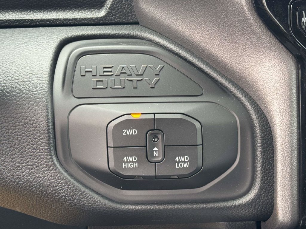 New 2026 RAM 3500 Big Horn AWD/4WD image 21