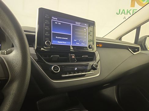 Used 2021 Toyota Corolla LE image 22