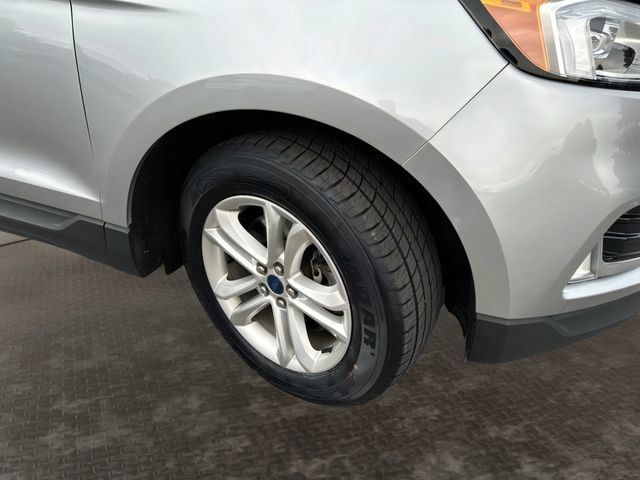 Used 2020 Ford Edge SEL w/ Convenience Package AWD/4WD image 9