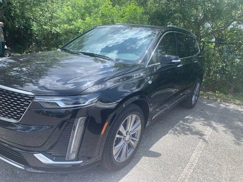 Used 2024 Cadillac XT6 Premium Luxury FWD image 2