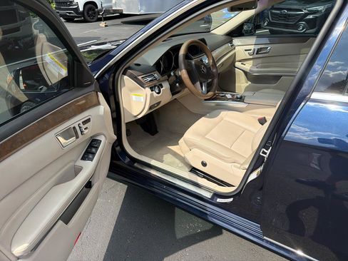 Used 2014 Mercedes-Benz E 350 4MATIC Sedan image 12