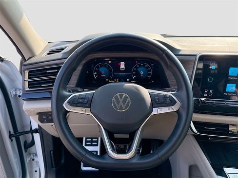 Used 2025 Volkswagen Atlas SEL Premium R-Line image 12