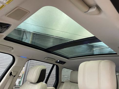 Used 2021 Land Rover Range Rover Westminster Edition image 18