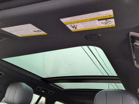 New 2026 Land Rover Range Rover SE image 19