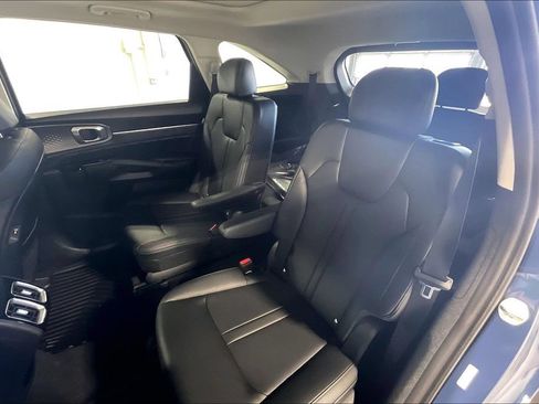 Used 2025 Kia Sorento SX FWD image 18