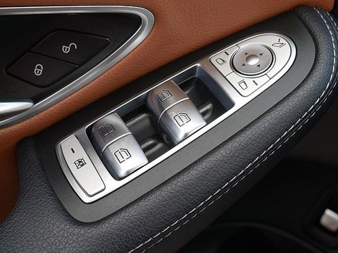 Used 2019 Mercedes-Benz C 300 4MATIC Sedan image 24