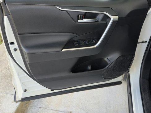 Certified 2022 Toyota RAV4 XLE w/ Convenience Package image 30