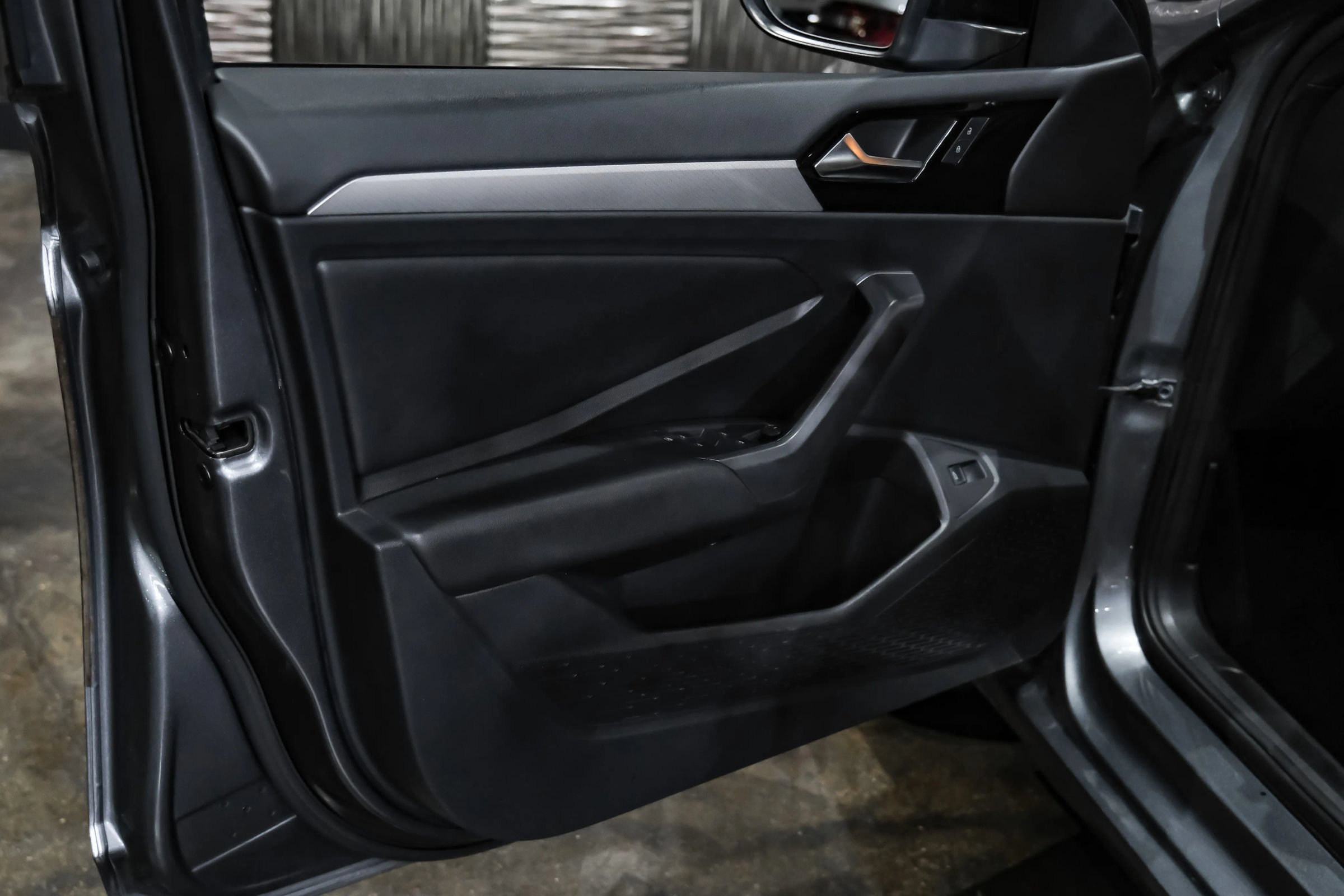 Used 2019 Volkswagen Jetta R-Line FWD image 37