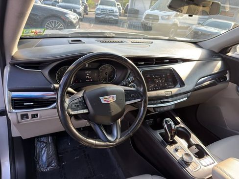 Used 2021 Cadillac XT4 Luxury w/ Cold Weather Package AWD/4WD image 14