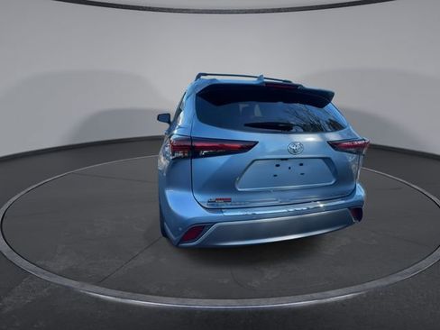 Used 2024 Toyota Highlander Platinum image 13