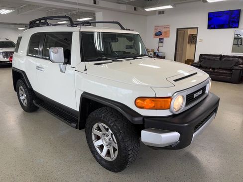 Used 2014 Toyota FJ Cruiser 4WD w/ Upgrade Package image 1