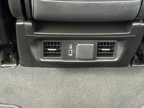 Used 2025 GMC Sierra 1500 SLT AWD/4WD image 39