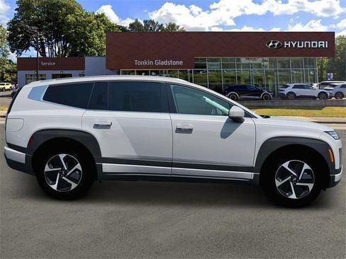 New 2026 Hyundai Ioniq 9 SE image 9