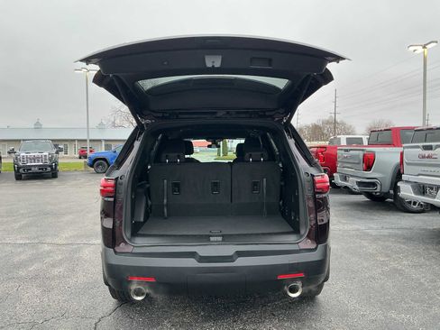 Used 2023 Chevrolet Traverse LT image 34